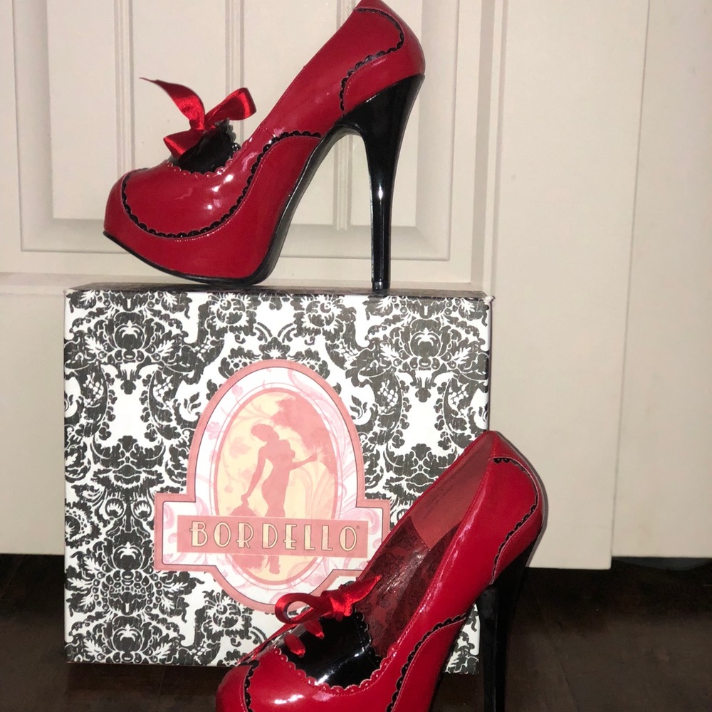 Heels - Picture 3 of 3